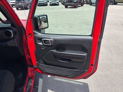 Used 2018 Jeep Wrangler Unlimited Sport S AWD/4WD image 35