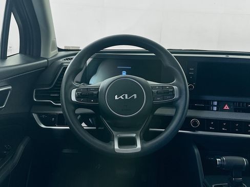 Used 2025 Kia Sportage LX FWD image 17