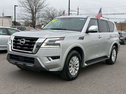 Used 2024 Nissan Armada SV image 2