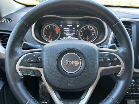 Used 2016 Jeep Cherokee Limited w/ Luxury Group AWD/4WD image 23
