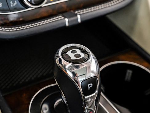 Used 2019 Bentley Bentayga AWD/4WD image 27