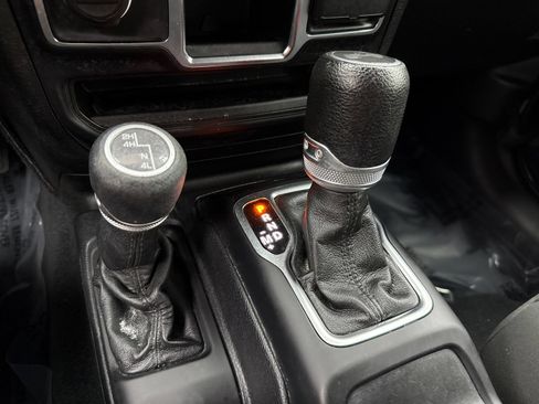 Used 2021 Jeep Wrangler Unlimited Sport AWD/4WD image 29