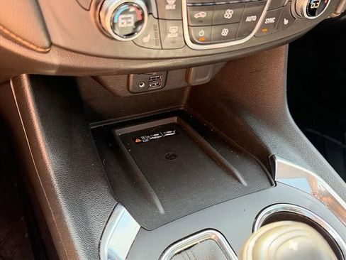 Used 2020 Chevrolet Traverse Premier w/ LPO, Blackout Package FWD image 26