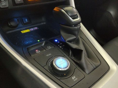 Used 2022 Toyota RAV4 XSE image 15