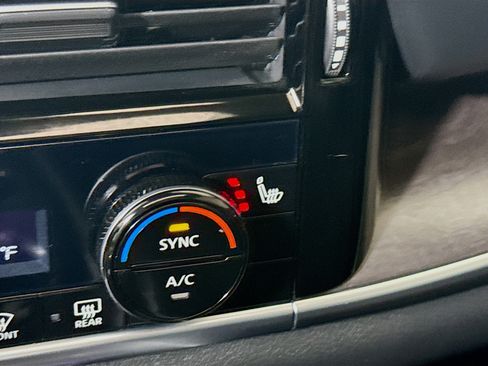 Used 2021 Nissan Rogue Platinum image 21