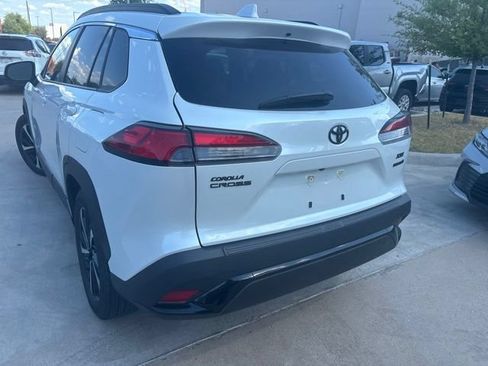 Used 2023 Toyota Corolla Cross AWD Hybrid w/ Convenience Package image 4