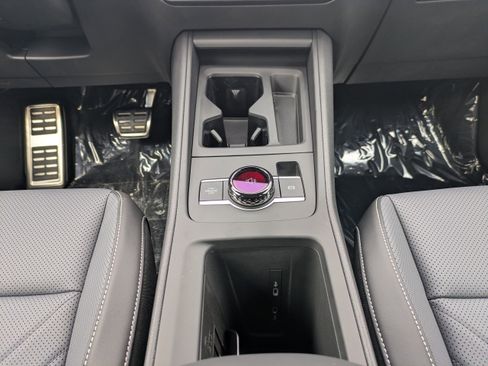 New 2026 Volkswagen Tiguan SE R-Line AWD/4WD image 19