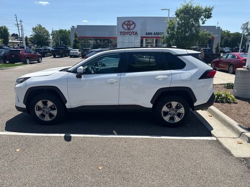 Used 2024 Toyota RAV4 XLE FWD image 8