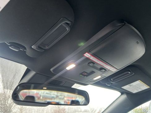 Used 2025 Toyota Camry SE image 28