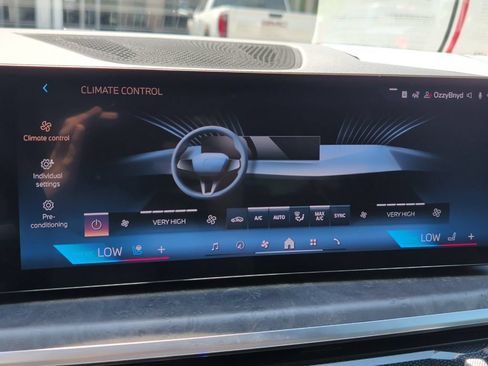Used 2024 BMW X7 xDrive40i w/ Executive Package AWD/4WD image 23