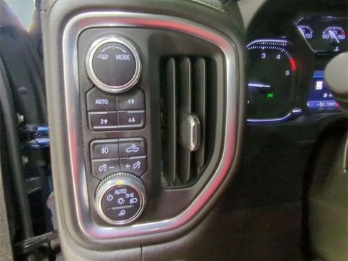 Used 2022 GMC Sierra 2500 AT4 w/ AT4 Preferred Package image 18