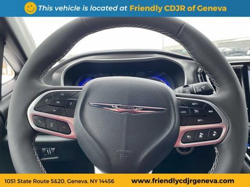 New 2026 Chrysler Pacifica Select FWD image 16