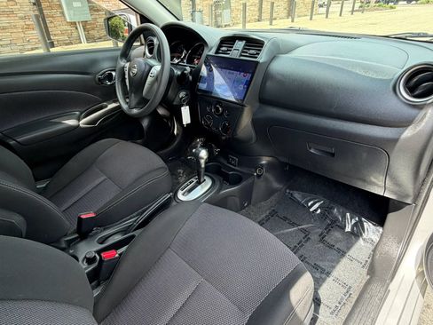 Used 2018 Nissan Versa SV FWD image 11