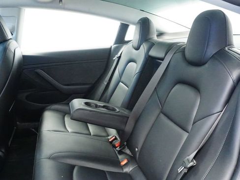 Used 2018 Tesla Model 3 Mid Range image 18