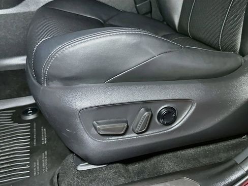 Used 2021 Toyota Venza Limited w/ Advanced Technology Package AWD/4WD image 16
