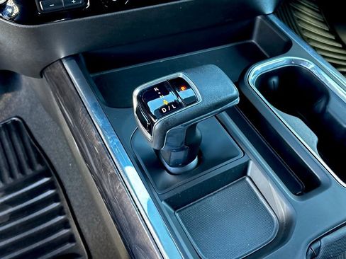 Used 2022 Chevrolet Silverado 1500 LTZ image 20