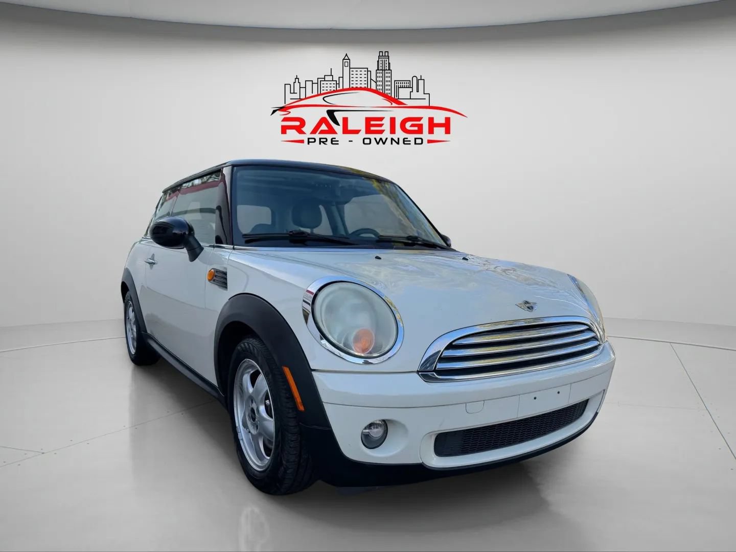 Used 2010 MINI Cooper Hardtop FWD image 4