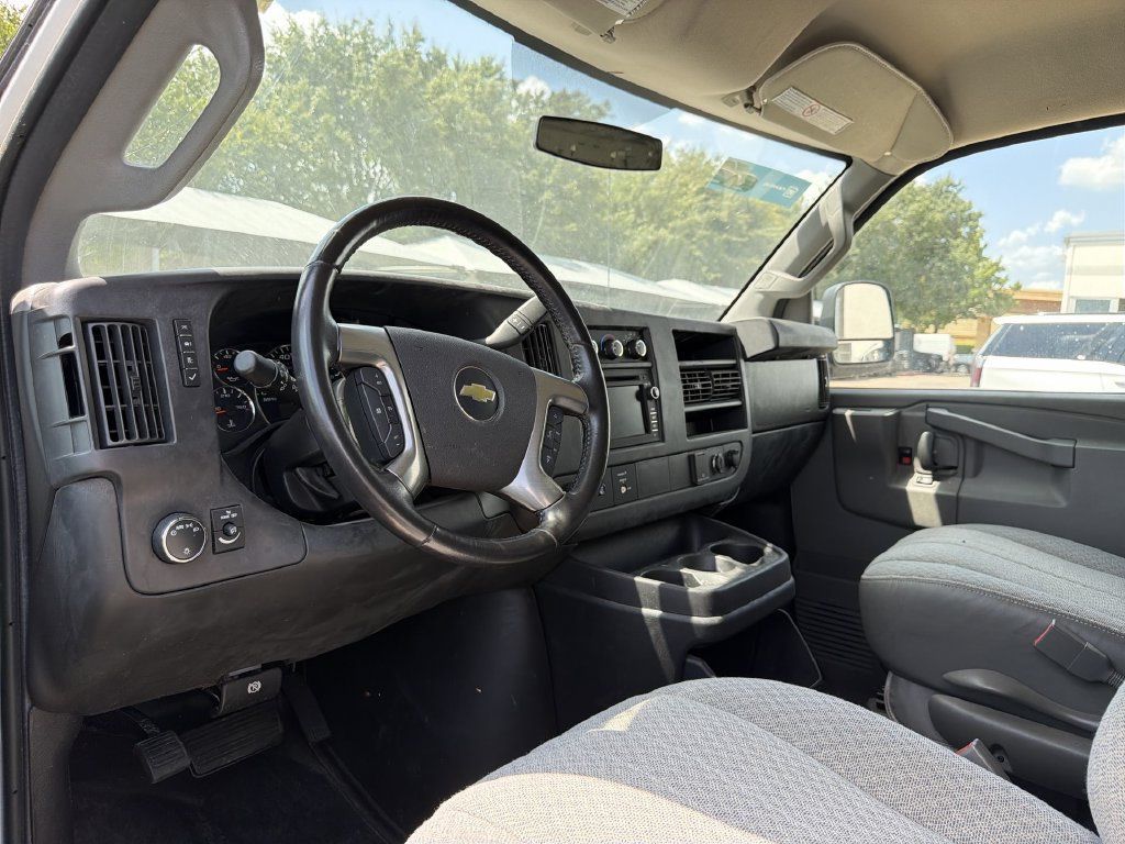 Used 2016 Chevrolet Express 2500 RWD image 7