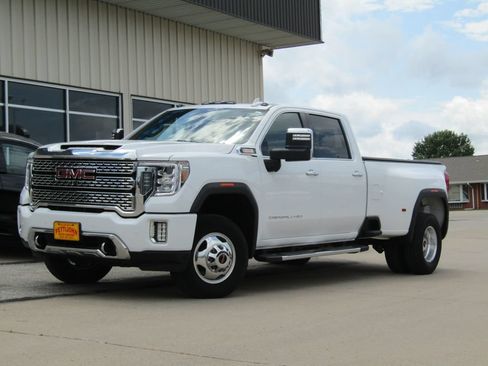 Used 2023 GMC Sierra 3500 Denali w/ Denali Ultimate Package AWD/4WD image 12