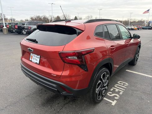 Used 2024 Chevrolet Trax RS w/ Sunroof Package image 5