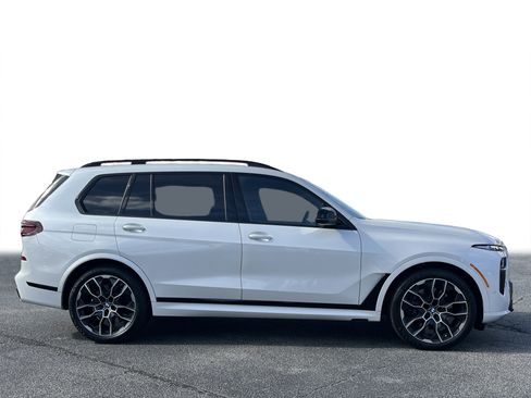 Certified 2024 BMW X7 M60i w/ Executive Package image 31