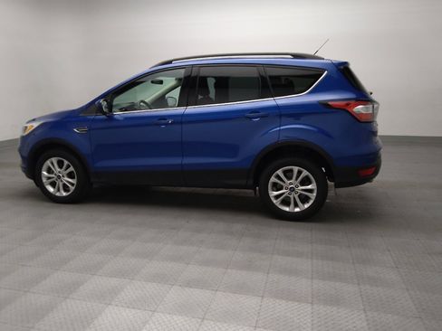 Used 2018 Ford Escape SE image 3