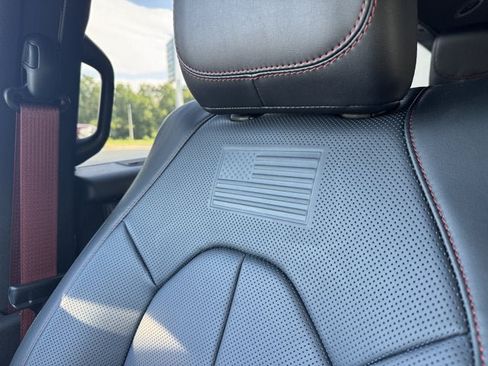 New 2027 Chrysler Pacifica Select AWD/4WD image 34