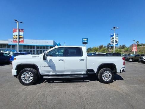 Used 2022 Chevrolet Silverado 2500 High Country w/ Z71 Off-Road Package AWD/4WD image 5