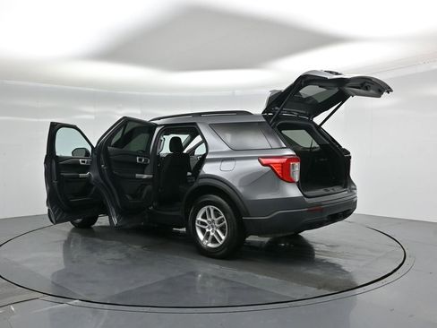 Certified 2022 Ford Explorer XLT w/ Class IV Trailer Tow Package image 35