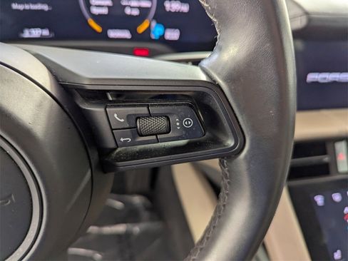 Used 2022 Porsche Taycan image 21