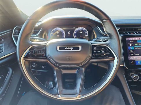 Used 2022 Jeep Grand Cherokee Overland w/ Luxury Tech Group IV image 34