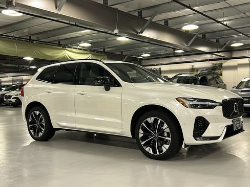 Used 2026 Volvo XC60 B5 Plus w/ Protection Package Premier AWD/4WD image 7