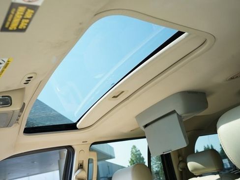 Used 2004 Lincoln Navigator Luxury image 16