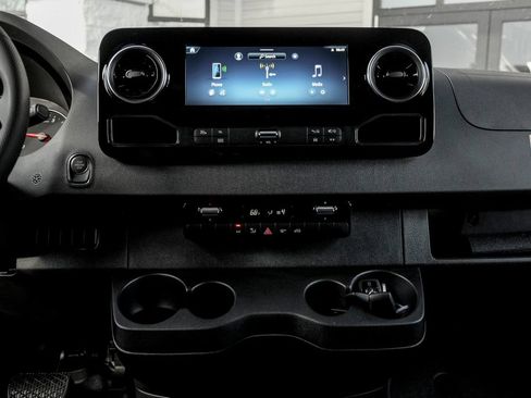Used 2026 Mercedes-Benz Sprinter 2500 image 17