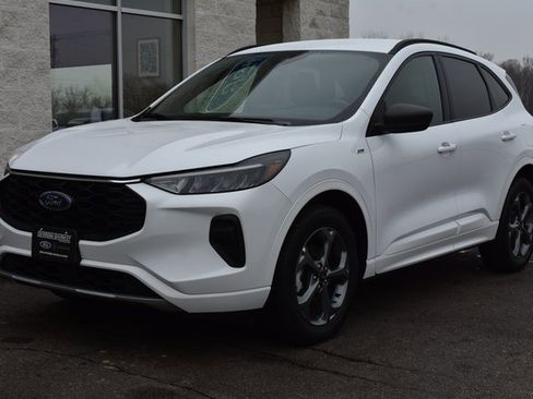 Used 2023 Ford Escape ST-Line image 9