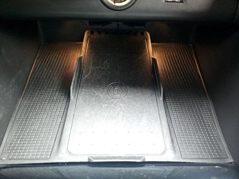 Used 2020 Volvo XC40 T4 R-Design w/ Protection Package image 25