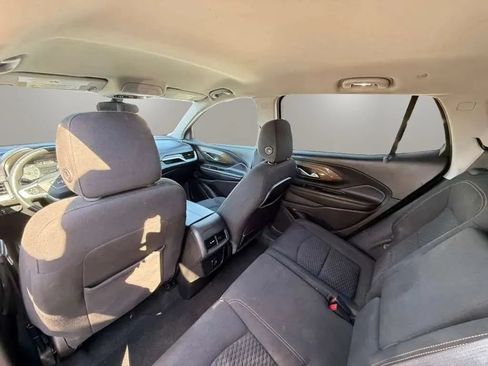 Used 2018 GMC Terrain SLE w/ Driver Convenience Package FWD image 9