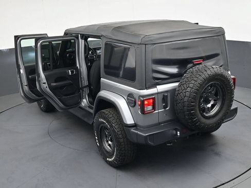 Used 2020 Jeep Wrangler Unlimited Sahara AWD/4WD image 45
