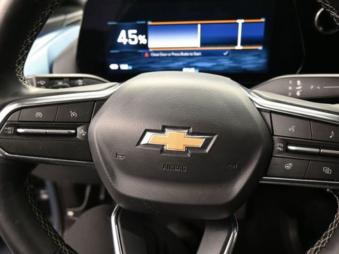 Used 2025 Chevrolet Equinox EV LT w/ Convenience Package image 16