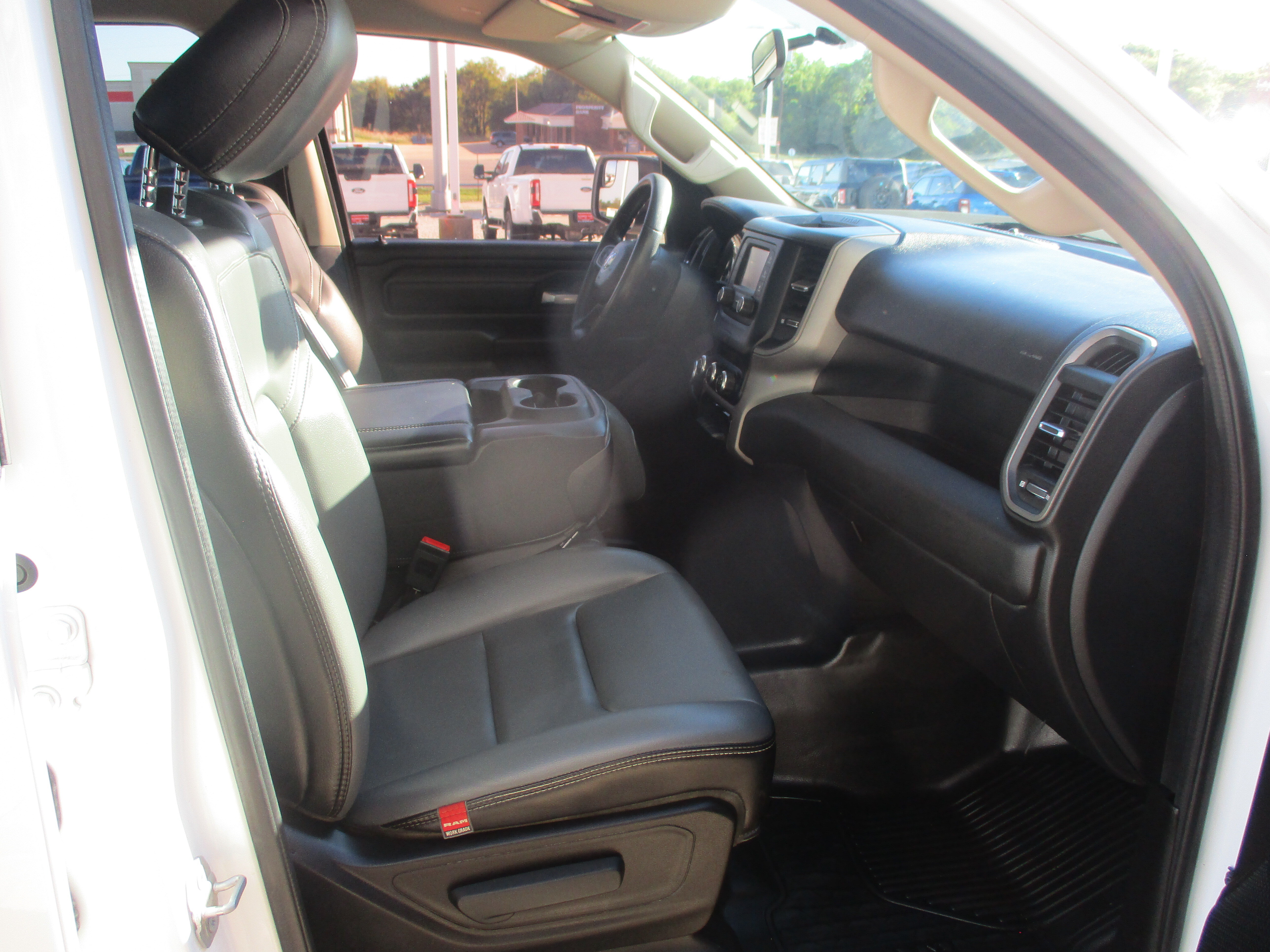 Used 2019 RAM 1500 Tradesman AWD/4WD image 10