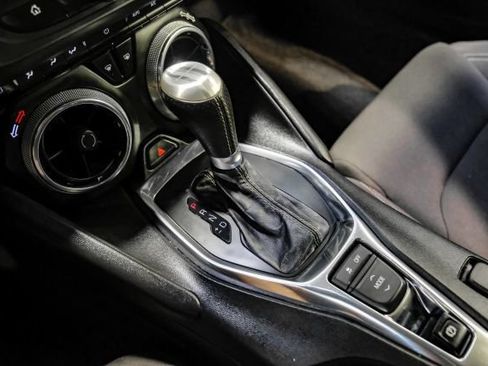 Used 2018 Chevrolet Camaro SS RWD image 31