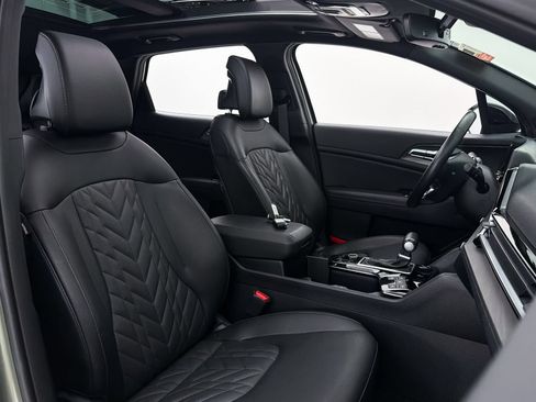Certified 2025 Kia Sportage X-Pro Prestige AWD/4WD image 31