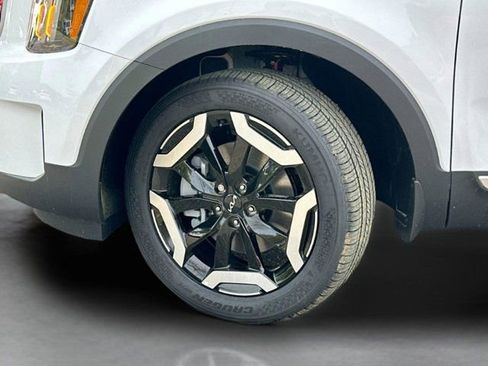 Used 2024 Kia Telluride S image 33