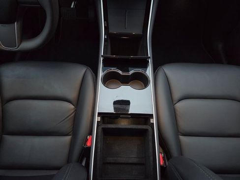 Used 2020 Tesla Model Y Long Range image 31