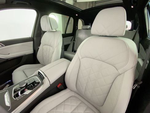 Used 2026 BMW X5 xDrive40i w/ Climate Comfort Package image 22