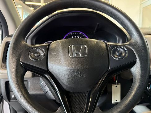 Certified 2021 Honda HR-V LX image 24