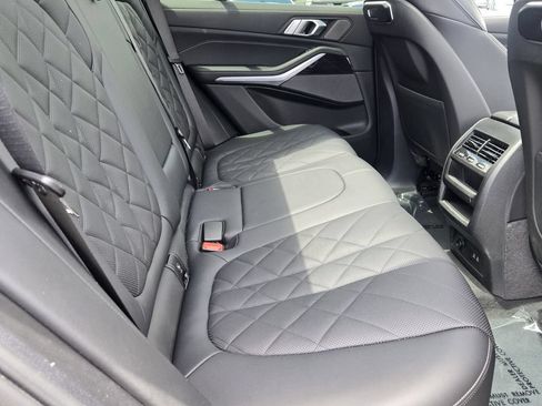 Used 2024 BMW X5 sDrive40i w/ M Sport Package RWD image 15