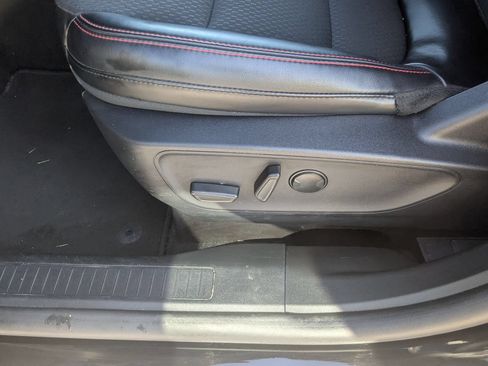 Used 2025 Ford Escape ST-Line FWD image 14