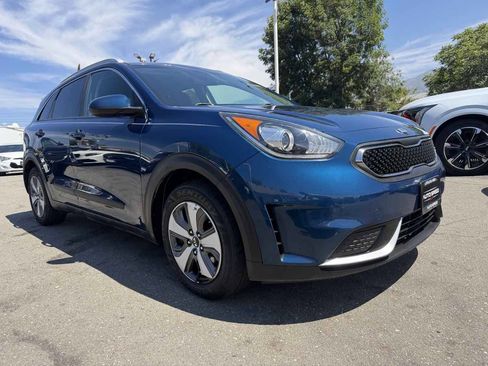 Used 2018 Kia Niro LX FWD image 1