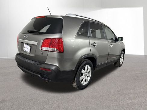 Used 2013 Kia Sorento LX w/ Convenience Pkg image 33